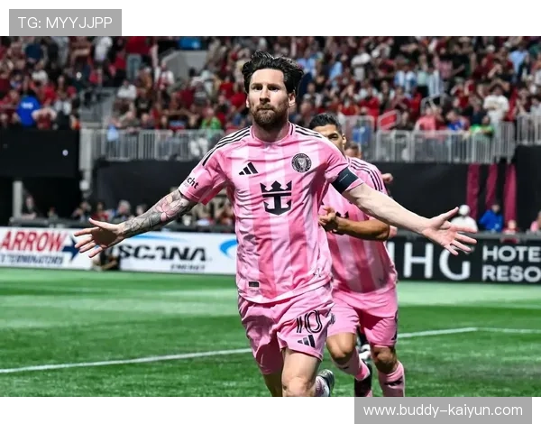 梅西加盟迈阿密国际后首次亮相赛场 震撼表现引发全球关注